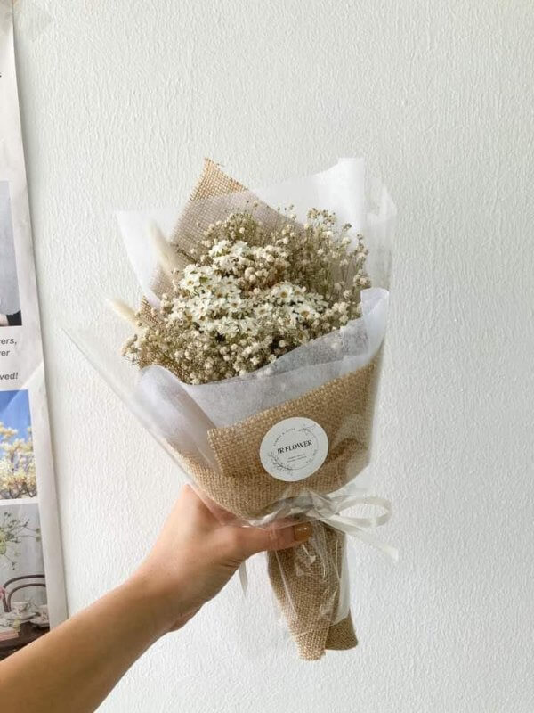 Dried daisy flower bouquet