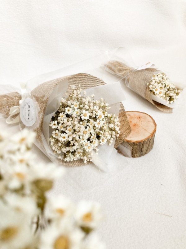 Aesthetic White Daisy Flower Bouquet