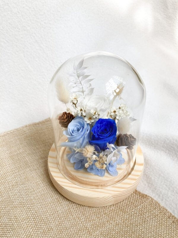 Blue white colour flower glass dome