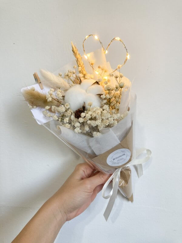 Rustic style dried flower bouquet