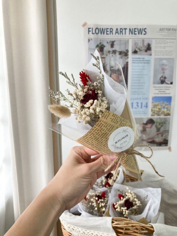 mini dried rose bouquet