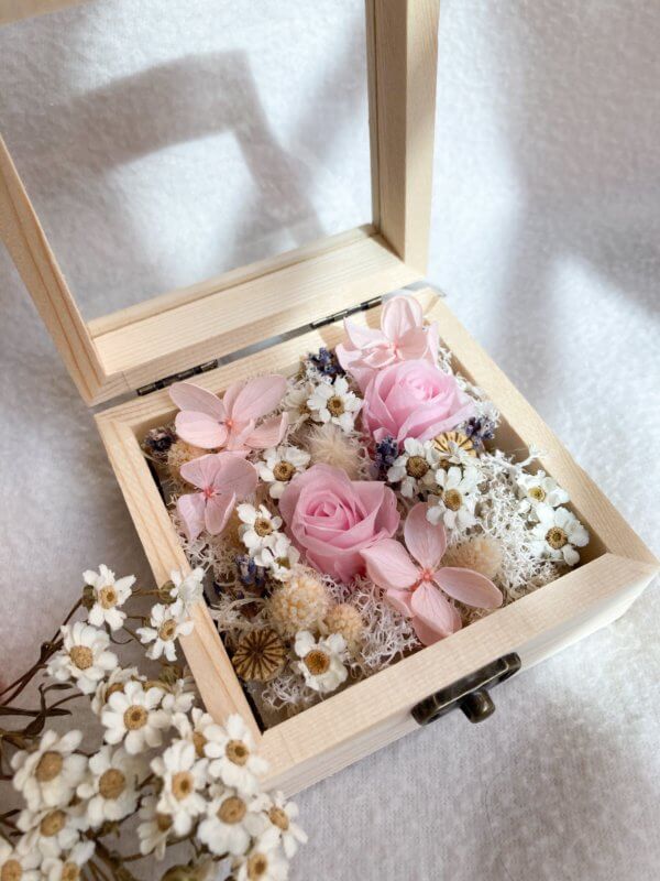 flower wooden box - 2 pink roses