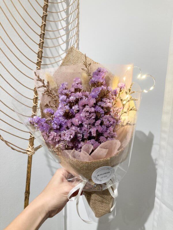 forget me not dried flower bouquet with LED