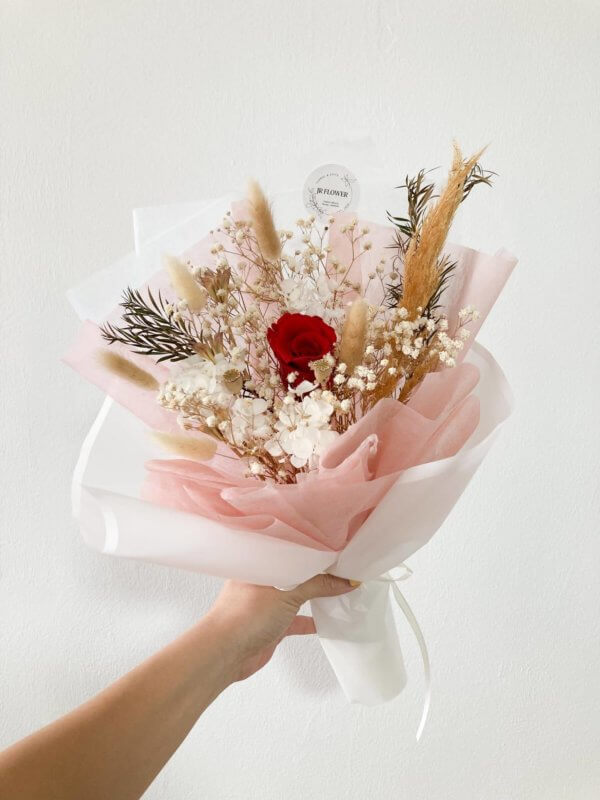 Preserved red rose bouquet for Valentine