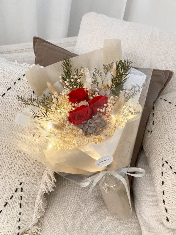 preserved & dried flower bouquet - red rose