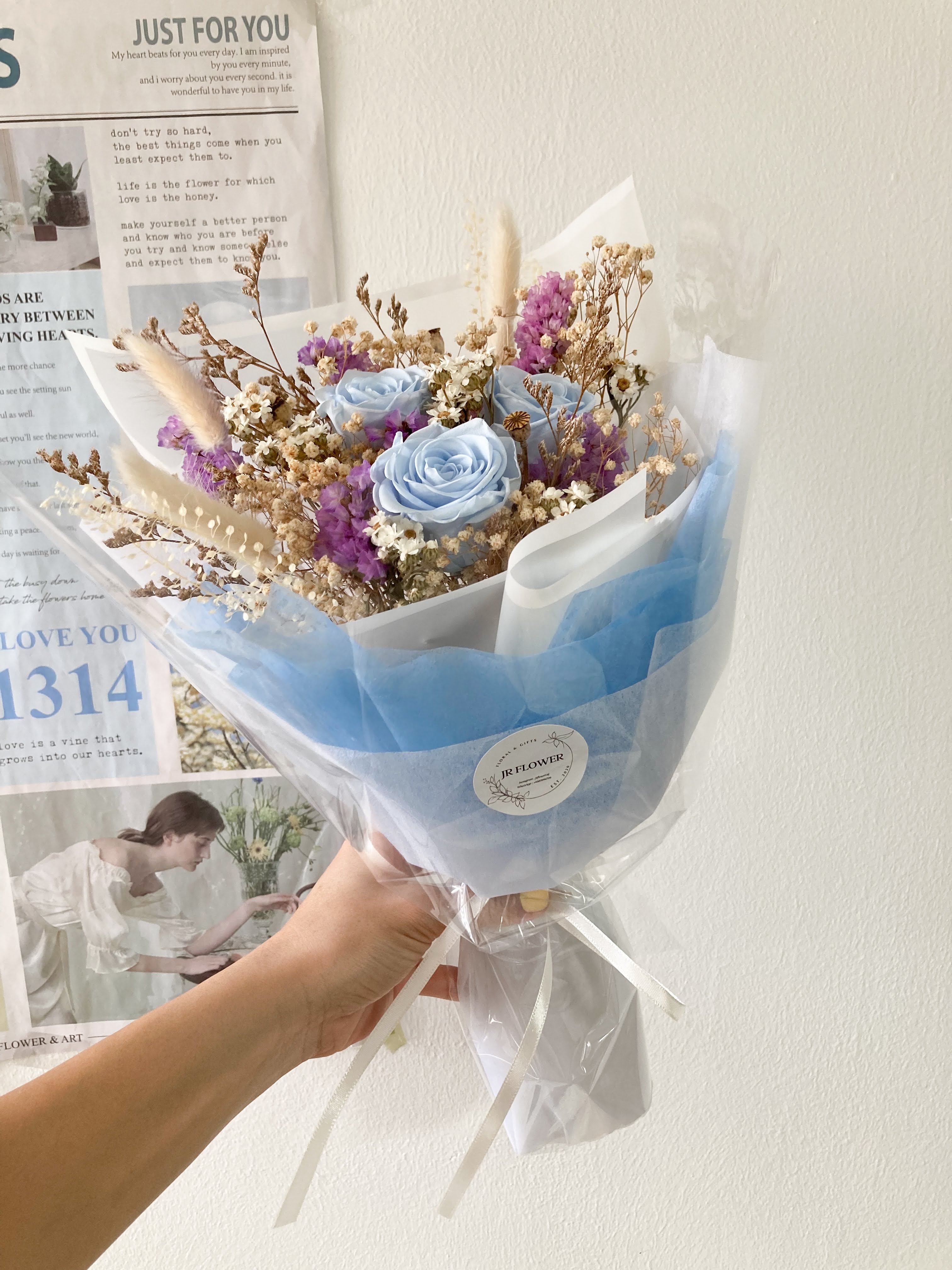 Preserved blue roses flower bouquet