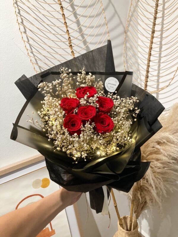 Valentine's day 6 preserved roses bouquet