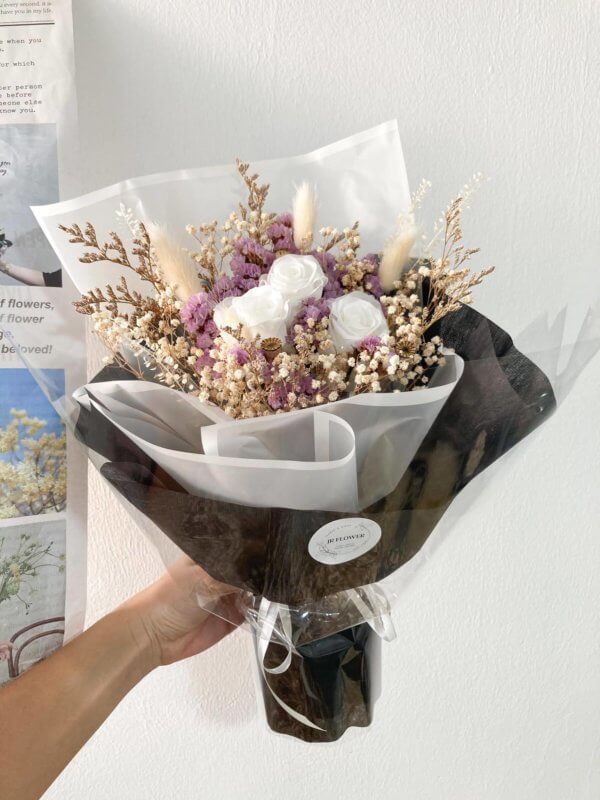 preserved & dried flower bouquet - white roses black wrapping