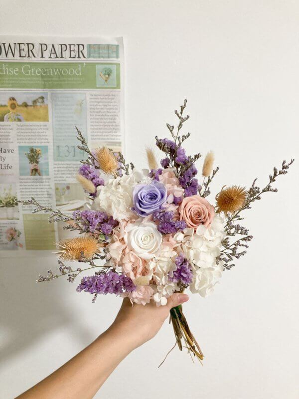 sweet tomita customised bouquet wrapped with burlap