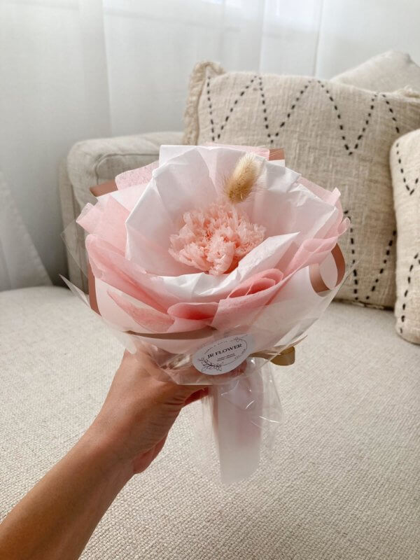 Peach single carnation flower bouquet