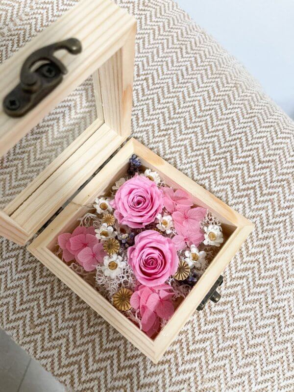 Wooden box flower item with pink roses