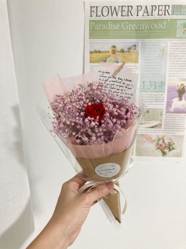 pink baby breath with red rose