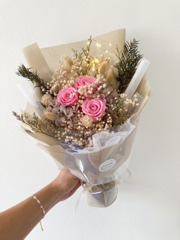 pink rose bouquet with led light